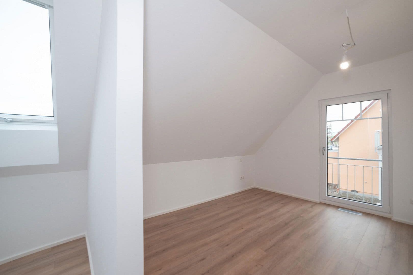 Pronájem bytu 4+kk 112 m², Brunnenweg 2A, Kamenec, Sasko Pronájem bytu 4+kk 112 m², Brunnenweg 2A, Kamenec, Sasko