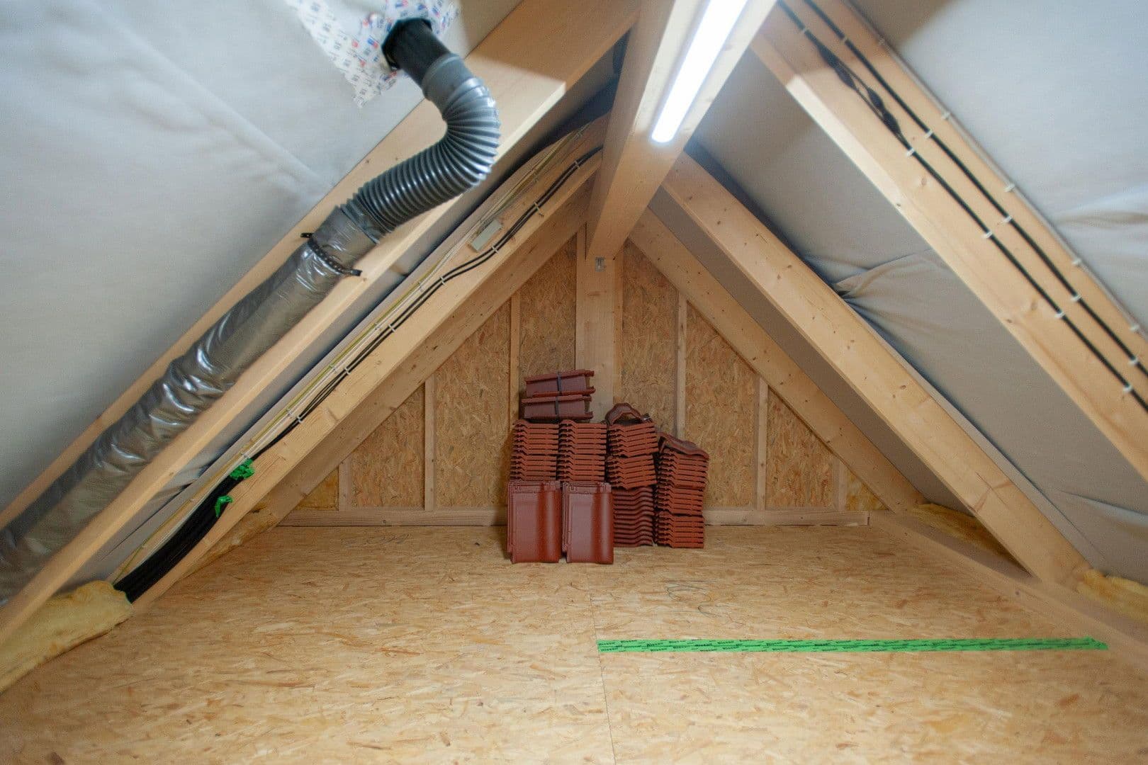 Pronájem bytu 4+kk 112 m², Brunnenweg 2A, Kamenec, Sasko Pronájem bytu 4+kk 112 m², Brunnenweg 2A, Kamenec, Sasko