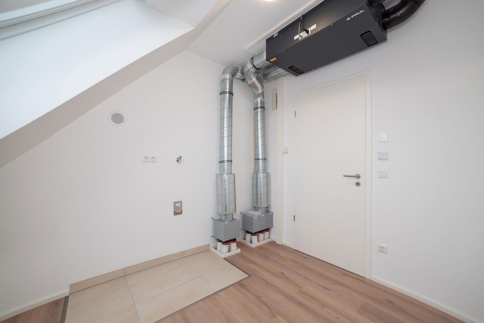 Pronájem bytu 4+kk 112 m², Brunnenweg 2A, Kamenec, Sasko Pronájem bytu 4+kk 112 m², Brunnenweg 2A, Kamenec, Sasko