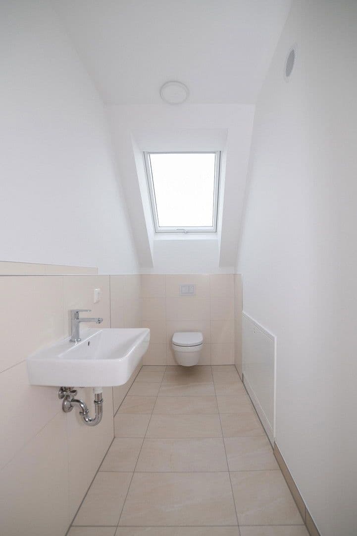 Pronájem bytu 4+kk 112 m², Brunnenweg 2A, Kamenec, Sasko Pronájem bytu 4+kk 112 m², Brunnenweg 2A, Kamenec, Sasko