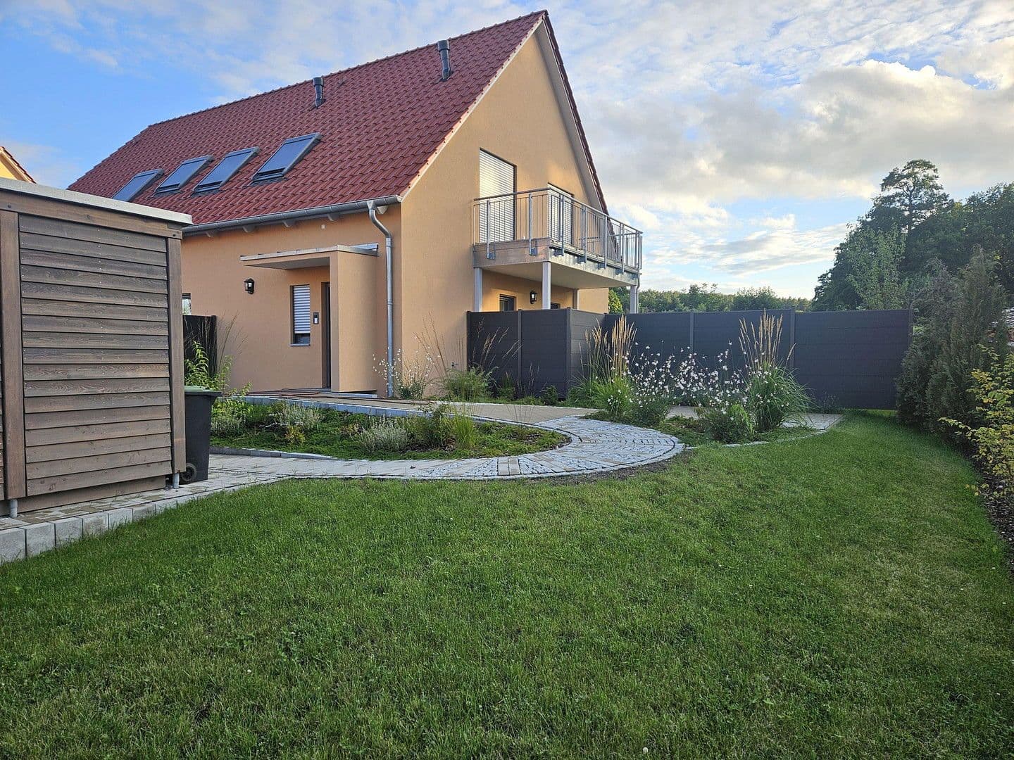 Pronájem bytu 4+kk 112 m², Brunnenweg 2A, Kamenec, Sasko Pronájem bytu 4+kk 112 m², Brunnenweg 2A, Kamenec, Sasko