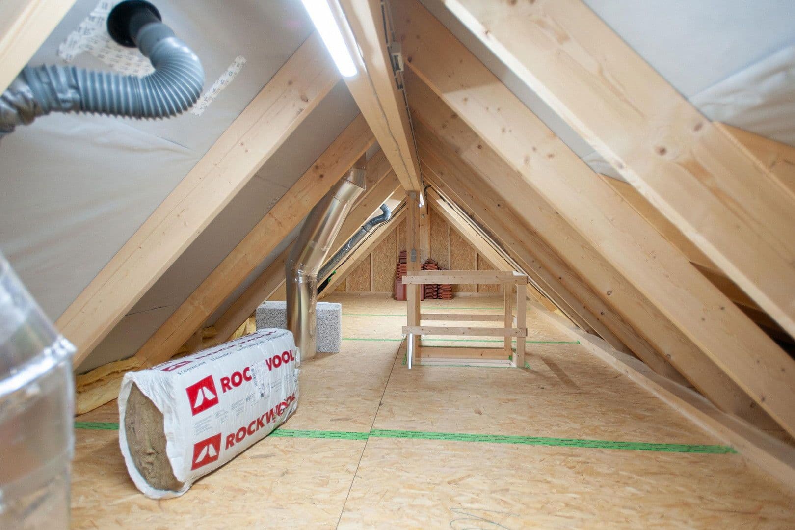 Pronájem bytu 4+kk 112 m², Brunnenweg 2A, Kamenec, Sasko Pronájem bytu 4+kk 112 m², Brunnenweg 2A, Kamenec, Sasko