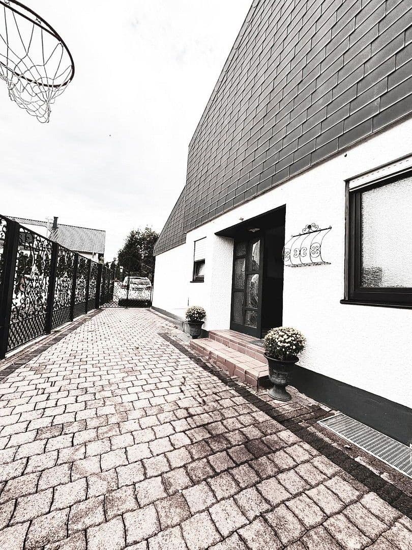 Prodej domu 297 m², pozemek 787 m², Am Mühlhebel 9, Weilerbach, Porýní-Falc Prodej domu 297 m², pozemek 787 m², Am Mühlhebel 9, Weilerbach, Porýní-Falc