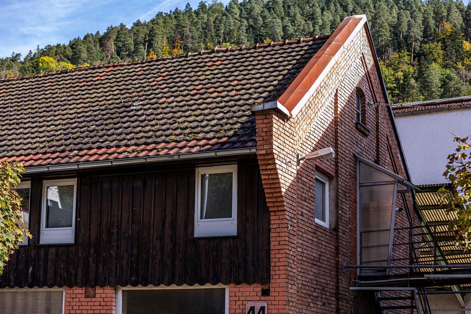 Pronájem kanceláře 122 m², Schiltachstraße 44, Schramberg, Bádensko-Württembersko Pronájem kanceláře 122 m², Schiltachstraße 44, Schramberg, Bádensko-Württembersko