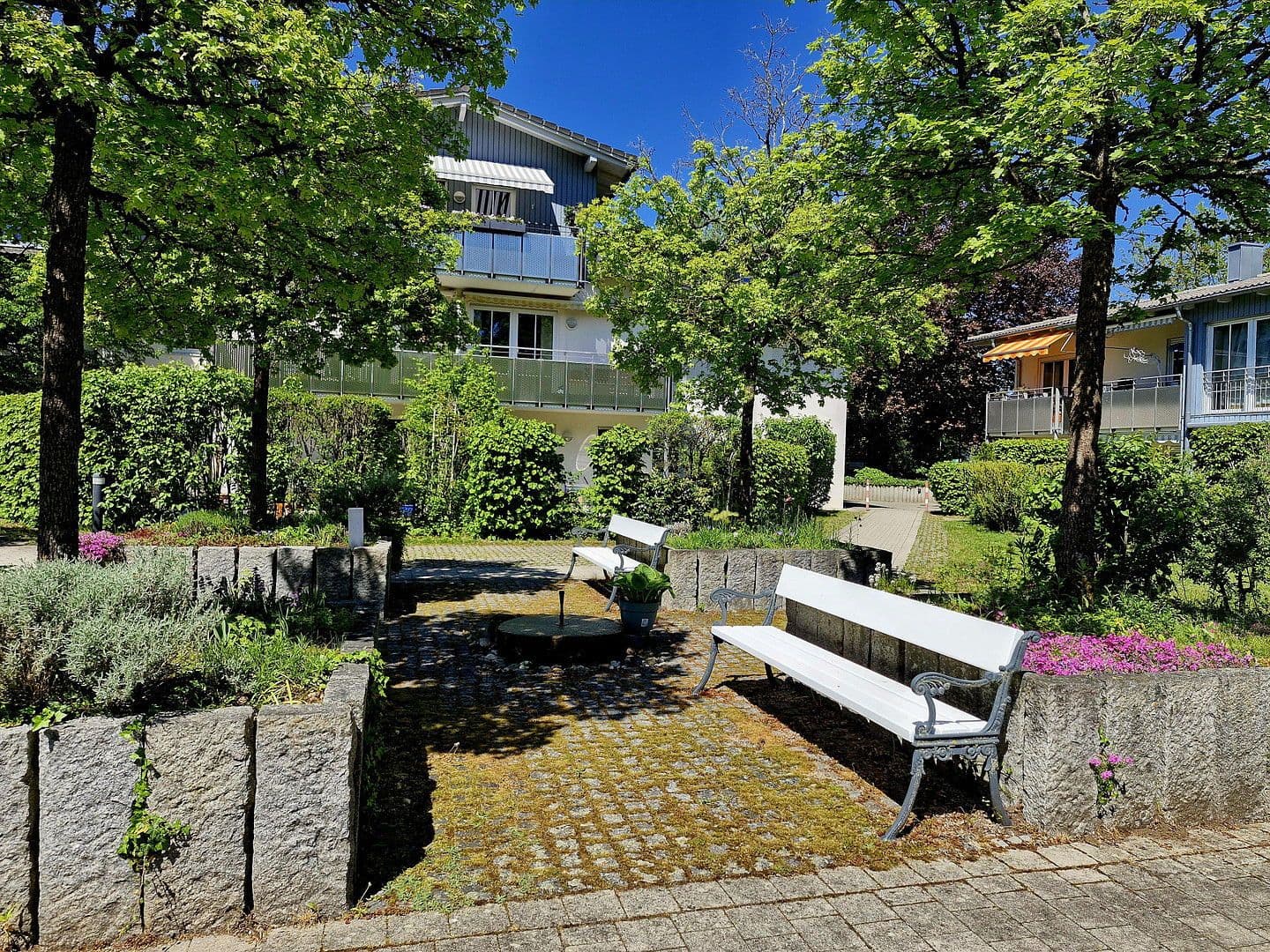 Prodej bytu 3+1 91 m², Angerweg 12, Gauting, Bavorsko Prodej bytu 3+1 91 m², Angerweg 12, Gauting, Bavorsko