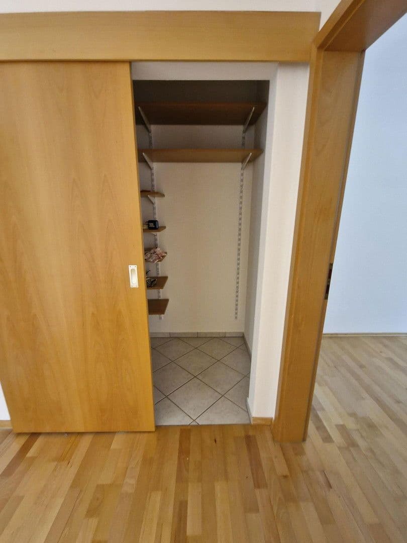 Prodej bytu 3+1 91 m², Angerweg 12, Gauting, Bavorsko Prodej bytu 3+1 91 m², Angerweg 12, Gauting, Bavorsko