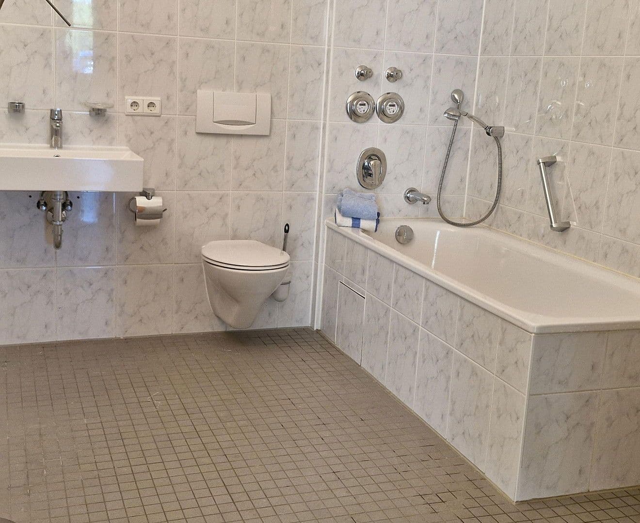 Prodej bytu 3+1 91 m², Angerweg 12, Gauting, Bavorsko Prodej bytu 3+1 91 m², Angerweg 12, Gauting, Bavorsko