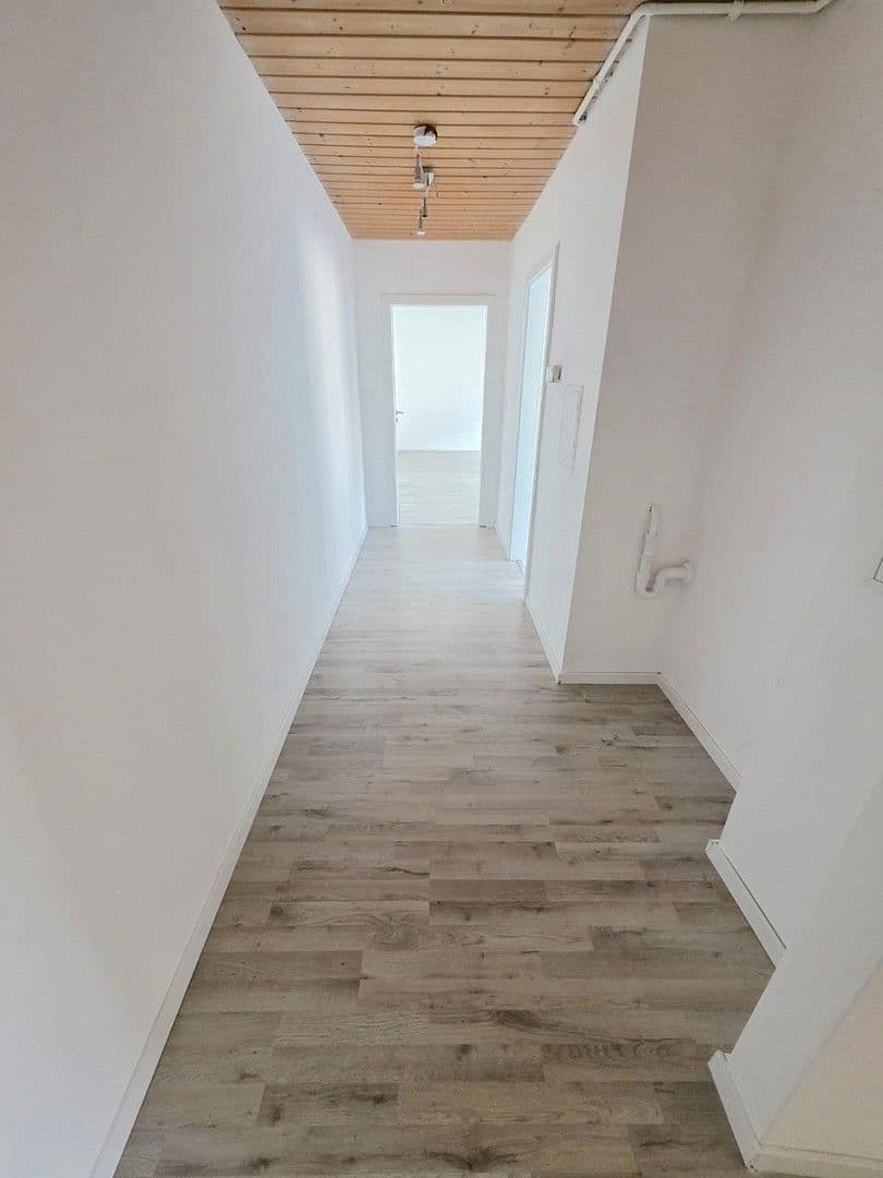 Pronájem bytu 2+1 68 m², Hohenstaufenstr. 56, Pforzheim, Bádensko-Württembersko Pronájem bytu 2+1 68 m², Hohenstaufenstr. 56, Pforzheim, Bádensko-Württembersko