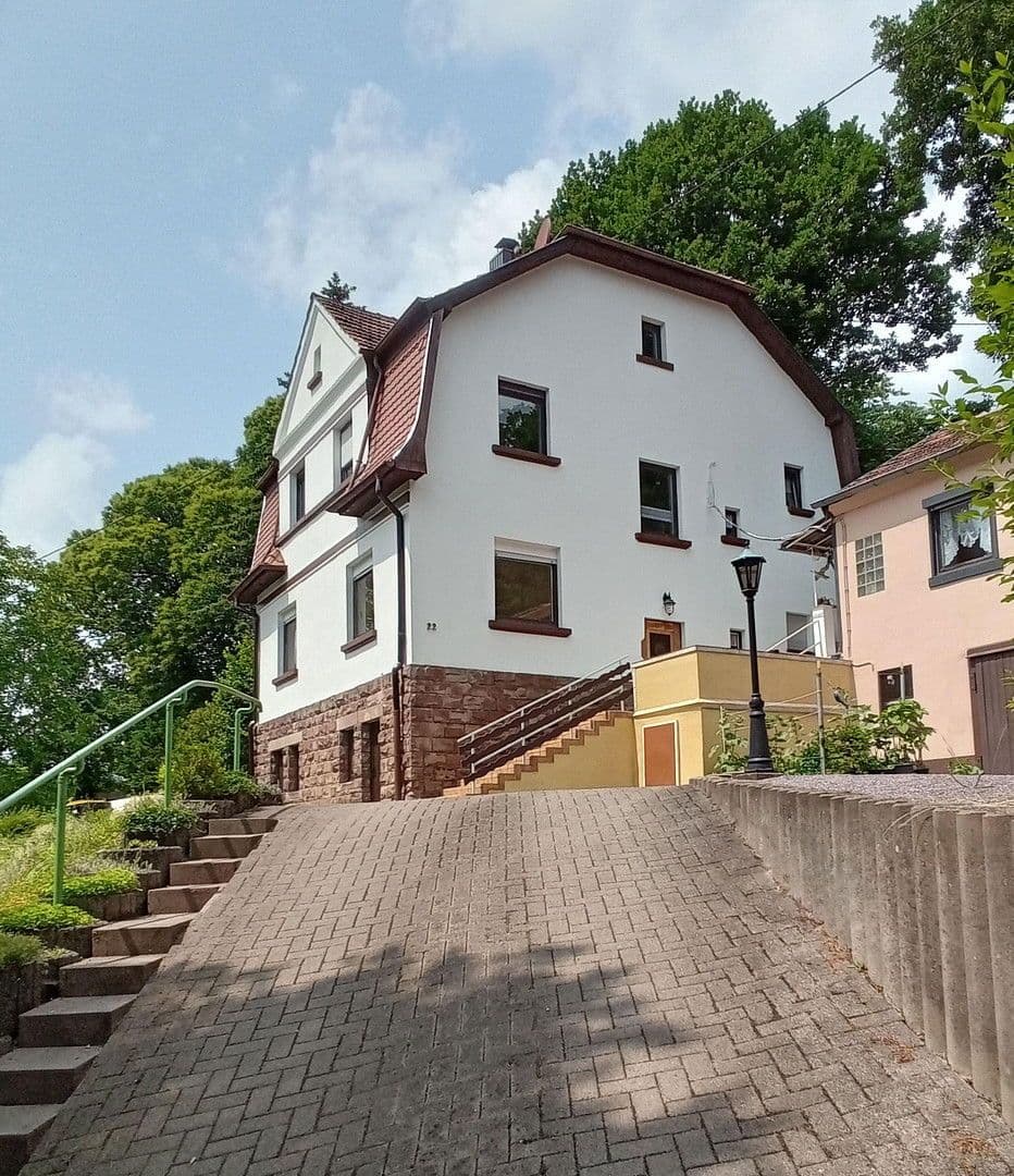Prodej domu 255 m², pozemek 851 m², Am Waldhügel 22, Saarbrücken, Země Sársko Prodej domu 255 m², pozemek 851 m², Am Waldhügel 22, Saarbrücken, Země Sársko