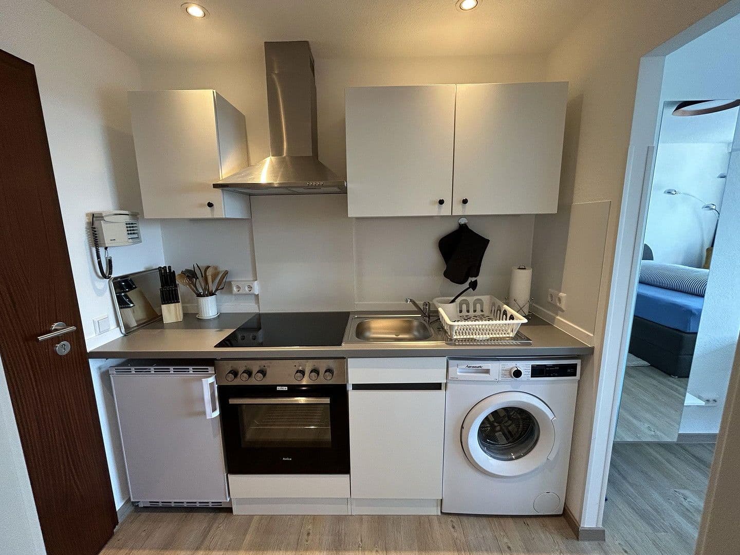 Pronájem bytu 1+1 23 m², Plieninger Straße 100, Stuttgart Möhringen, Bádensko-Württembersko Pronájem bytu 1+1 23 m², Plieninger Straße 100, Stuttgart Möhringen, Bádensko-Württembersko