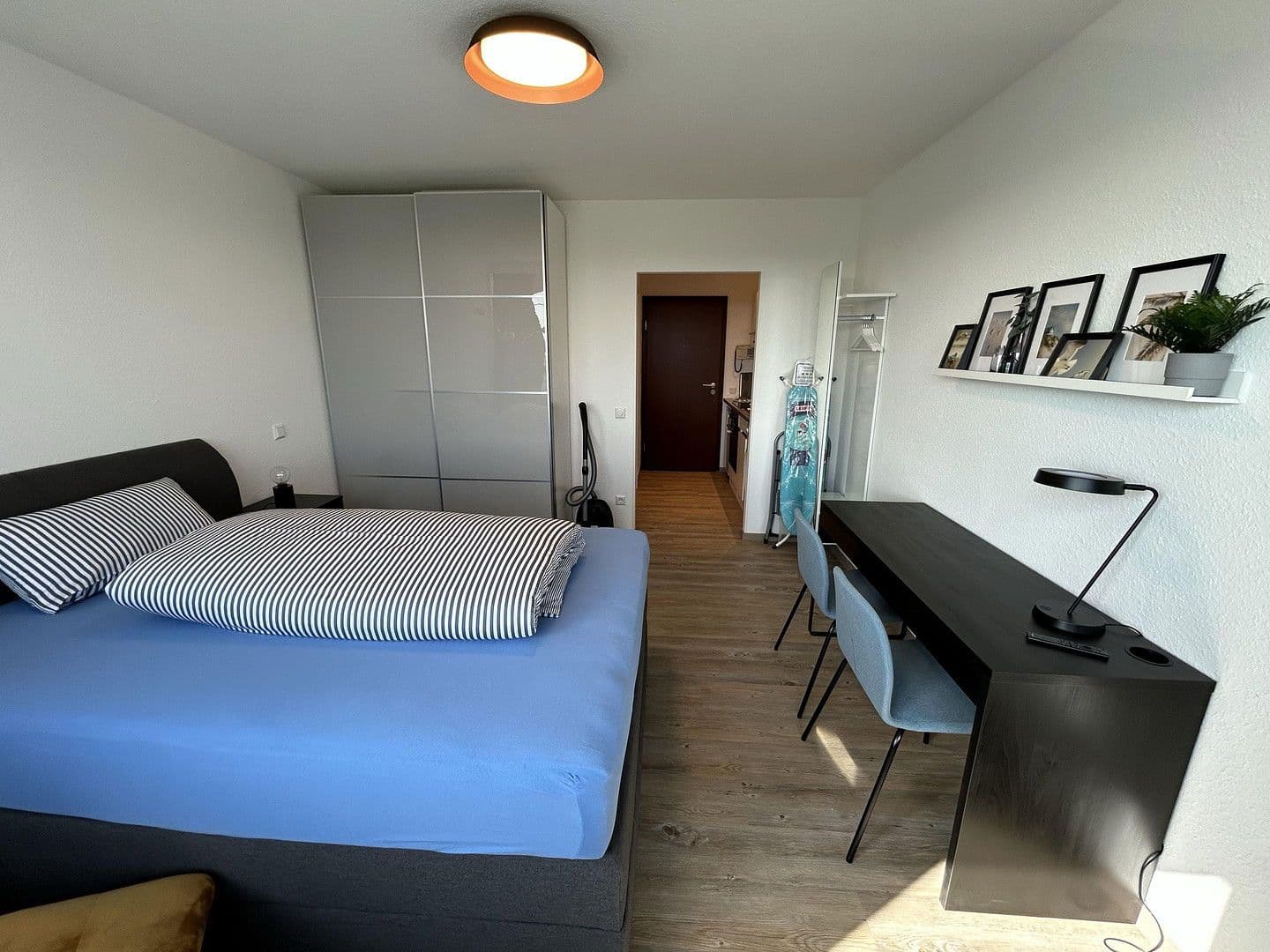 Pronájem bytu 1+1 23 m², Plieninger Straße 100, Stuttgart Möhringen, Bádensko-Württembersko Pronájem bytu 1+1 23 m², Plieninger Straße 100, Stuttgart Möhringen, Bádensko-Württembersko