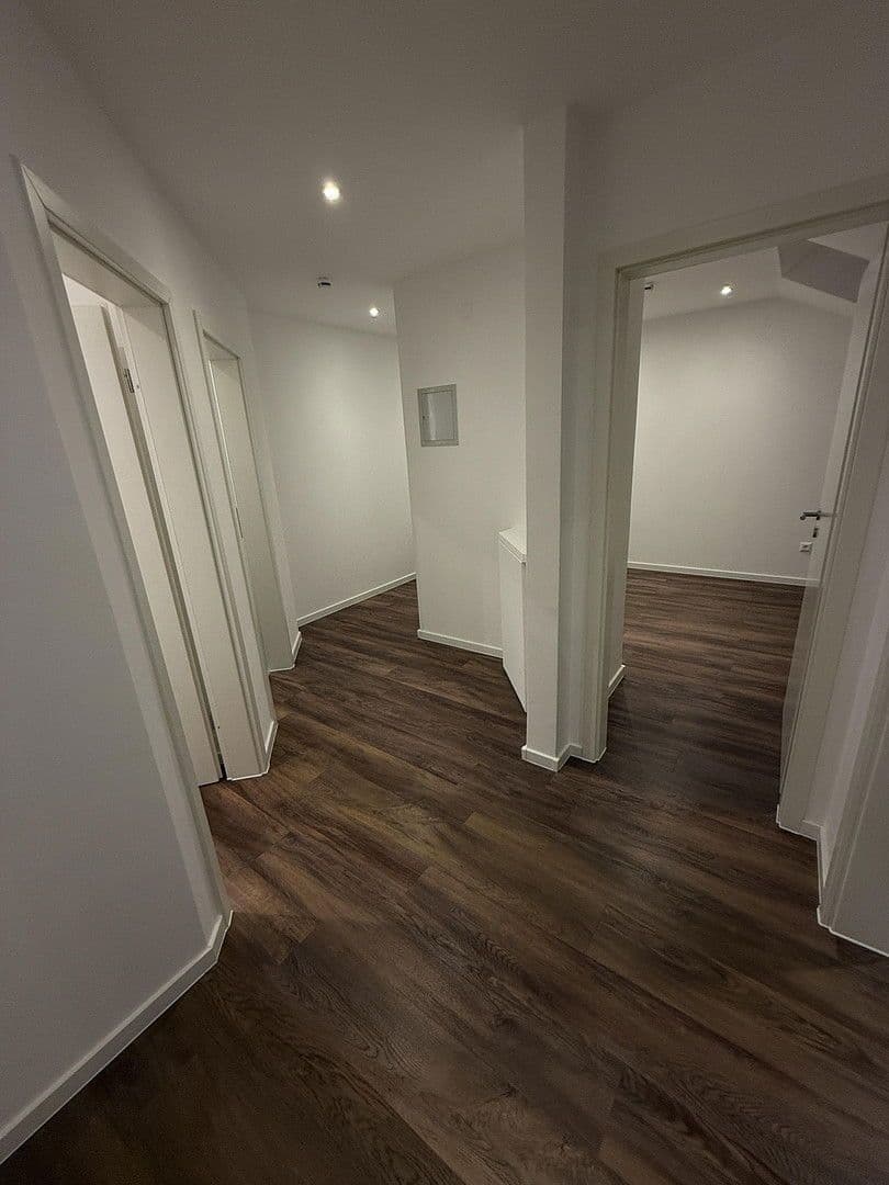 Pronájem bytu 3+kk 82 m², Tiergartenweg 2/1, Ebersbach an der Fils, Bádensko-Württembersko Pronájem bytu 3+kk 82 m², Tiergartenweg 2/1, Ebersbach an der Fils, Bádensko-Württembersko