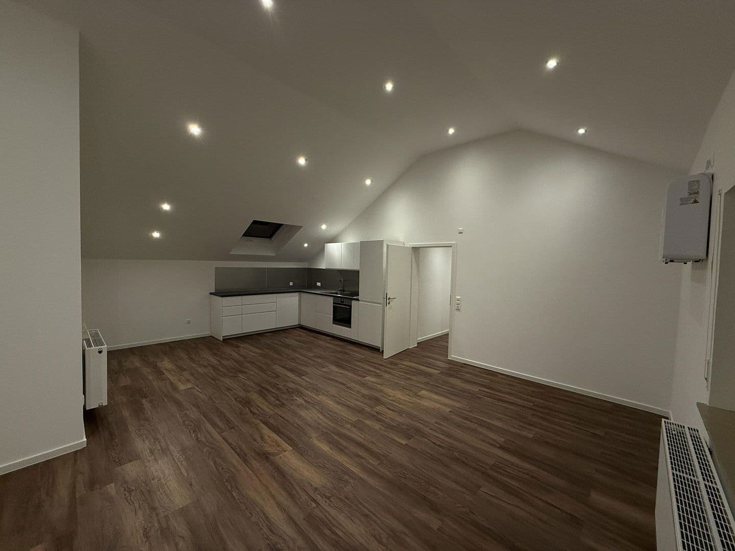 Pronájem bytu 3+kk 82 m², Tiergartenweg 2/1, Ebersbach an der Fils, Bádensko-Württembersko Pronájem bytu 3+kk 82 m², Tiergartenweg 2/1, Ebersbach an der Fils, Bádensko-Württembersko