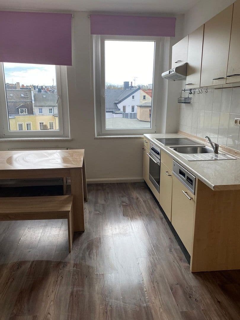 Prodej domu 580 m², pozemek 410 m², Friedrichstr. 9, Hof, Bavorsko Prodej domu 580 m², pozemek 410 m², Friedrichstr. 9, Hof, Bavorsko