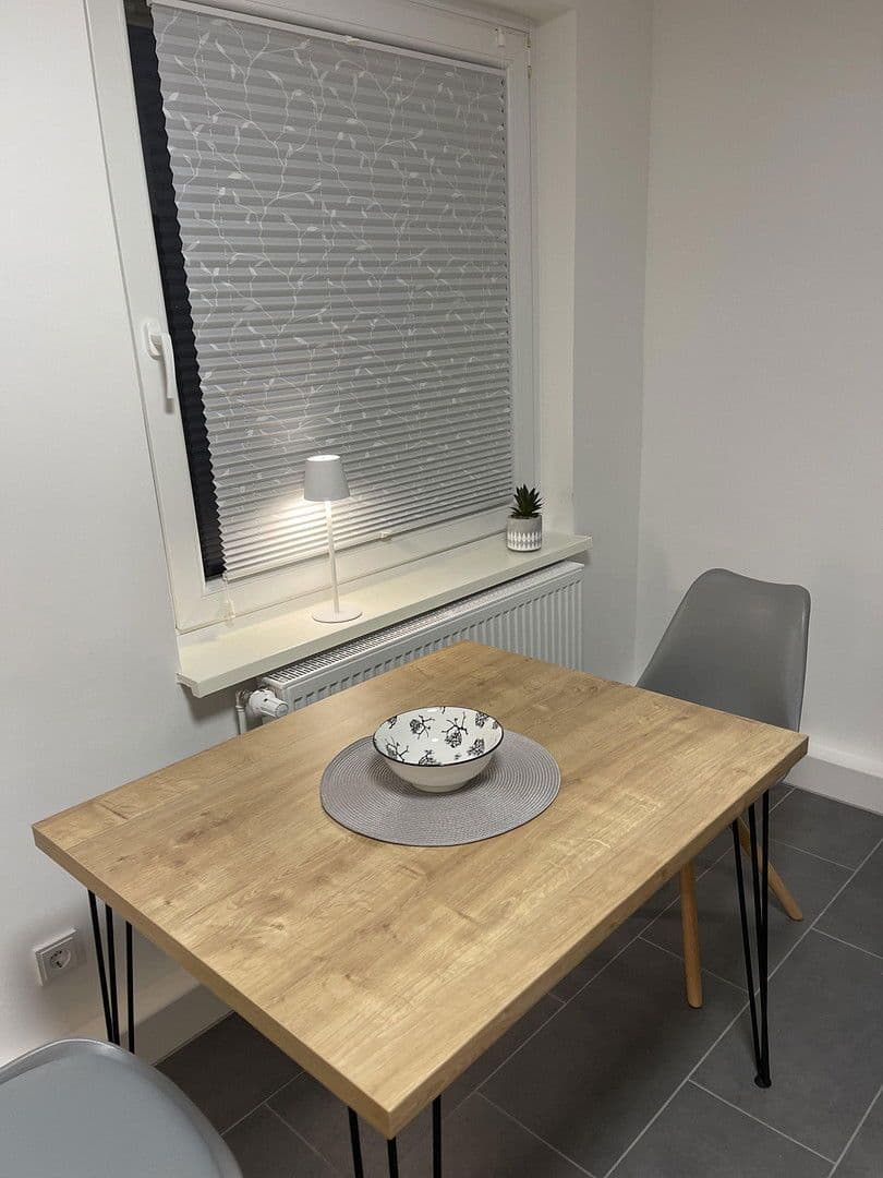 Pronájem bytu 2+1 54 m², Rauenthaler Straße 11A, Wiesbaden, Hessen Pronájem bytu 2+1 54 m², Rauenthaler Straße 11A, Wiesbaden, Hessen