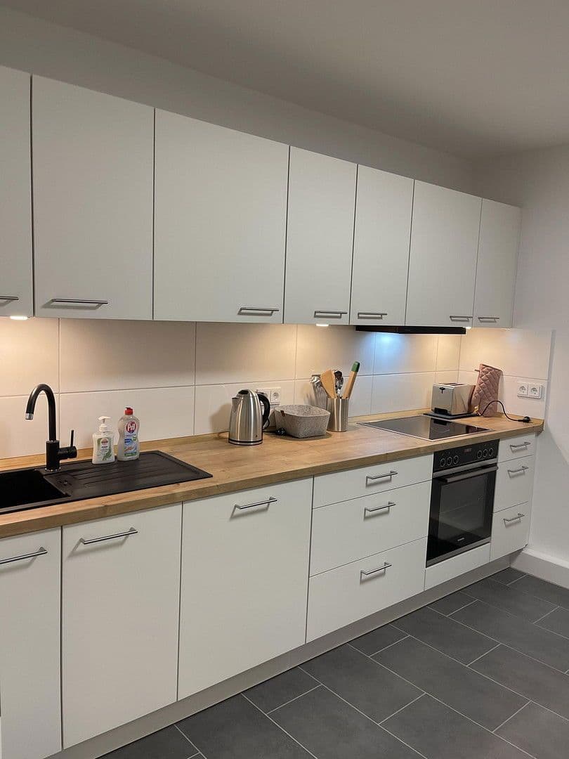 Pronájem bytu 2+1 54 m², Rauenthaler Straße 11A, Wiesbaden, Hessen Pronájem bytu 2+1 54 m², Rauenthaler Straße 11A, Wiesbaden, Hessen