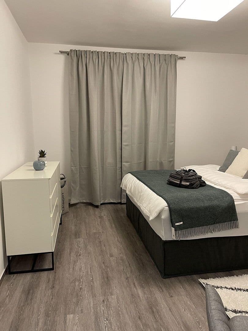 Pronájem bytu 2+1 54 m², Rauenthaler Straße 11A, Wiesbaden, Hessen Pronájem bytu 2+1 54 m², Rauenthaler Straße 11A, Wiesbaden, Hessen