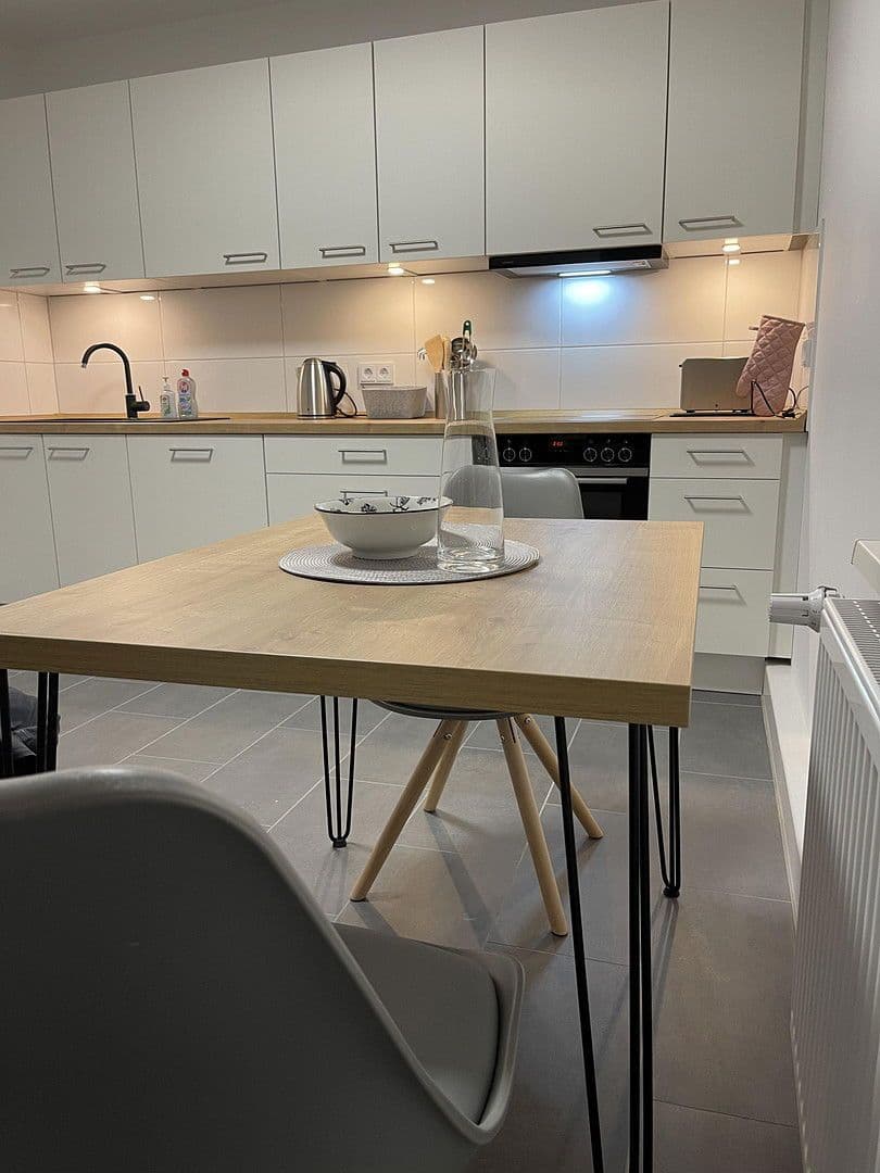 Pronájem bytu 2+1 54 m², Rauenthaler Straße 11A, Wiesbaden, Hessen Pronájem bytu 2+1 54 m², Rauenthaler Straße 11A, Wiesbaden, Hessen