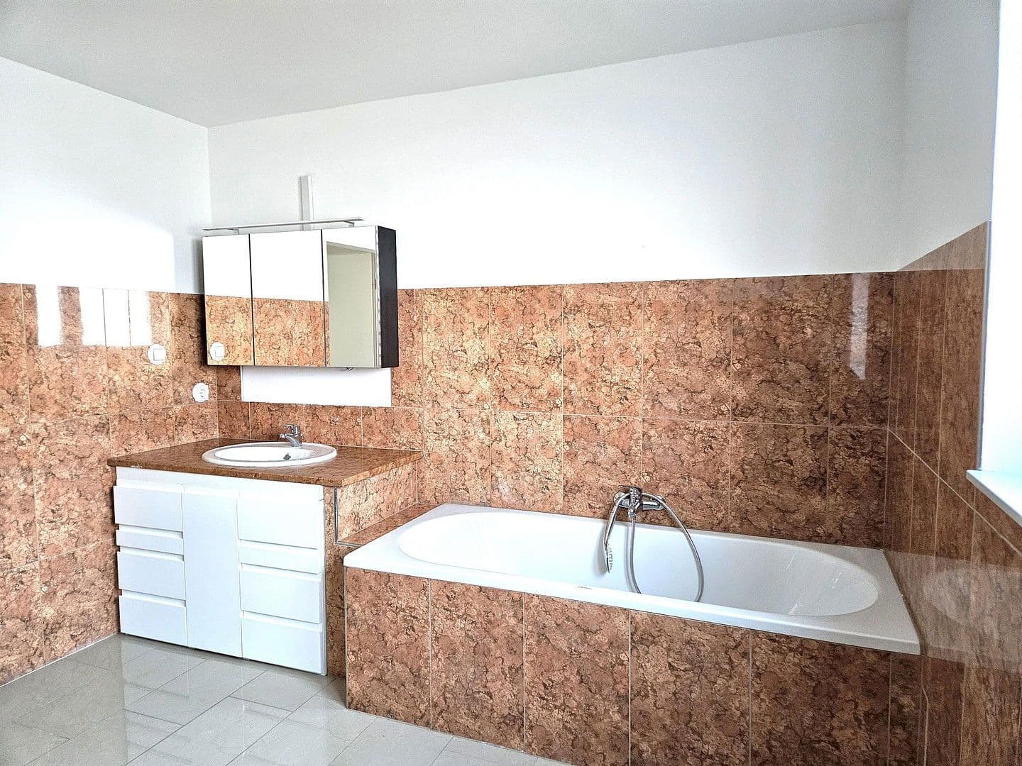 Pronájem bytu 3+kk 123 m², Stuttgart, Bádensko-Württembersko Pronájem bytu 3+kk 123 m², Stuttgart, Bádensko-Württembersko