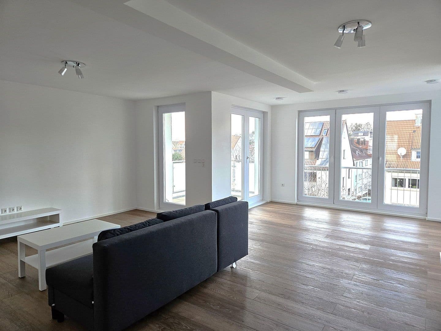 Pronájem bytu 3+kk 123 m², Stuttgart, Bádensko-Württembersko Pronájem bytu 3+kk 123 m², Stuttgart, Bádensko-Württembersko