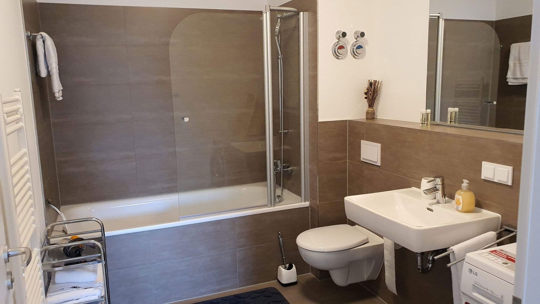 Pronájem bytu 3+1 76 m², Frankenallee 00, Frankfurt am Main, Hessen Pronájem bytu 3+1 76 m², Frankenallee 00, Frankfurt am Main, Hessen