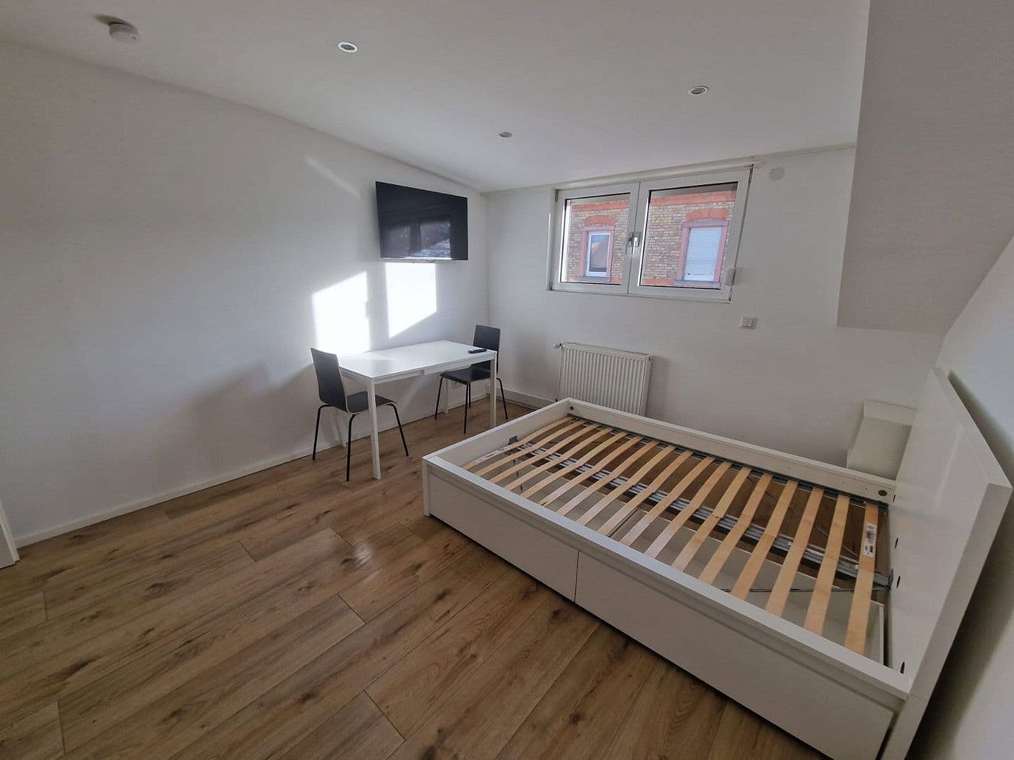 Pronájem bytu 1+1 35 m², Pfortenstrasse 18, Frankfurt am Main, Hessen Pronájem bytu 1+1 35 m², Pfortenstrasse 18, Frankfurt am Main, Hessen