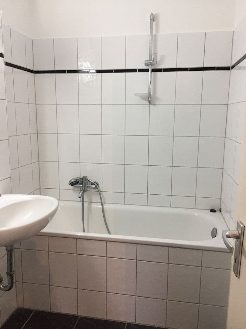 Pronájem bytu 2+1 63 m², Rheinstr. 16, Krefeld, Severní Porýní-Vestfálsko Pronájem bytu 2+1 63 m², Rheinstr. 16, Krefeld, Severní Porýní-Vestfálsko