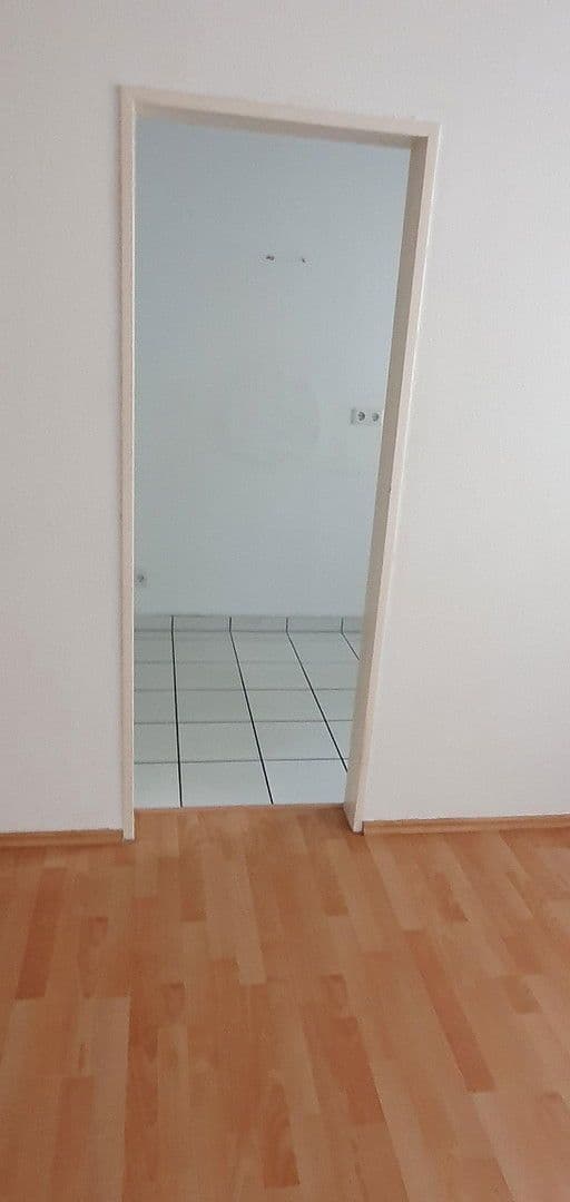 Pronájem bytu 2+1 63 m², Rheinstr. 16, Krefeld, Severní Porýní-Vestfálsko Pronájem bytu 2+1 63 m², Rheinstr. 16, Krefeld, Severní Porýní-Vestfálsko