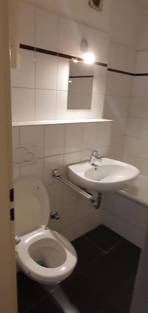 Pronájem bytu 2+1 63 m², Rheinstr. 16, Krefeld, Severní Porýní-Vestfálsko Pronájem bytu 2+1 63 m², Rheinstr. 16, Krefeld, Severní Porýní-Vestfálsko