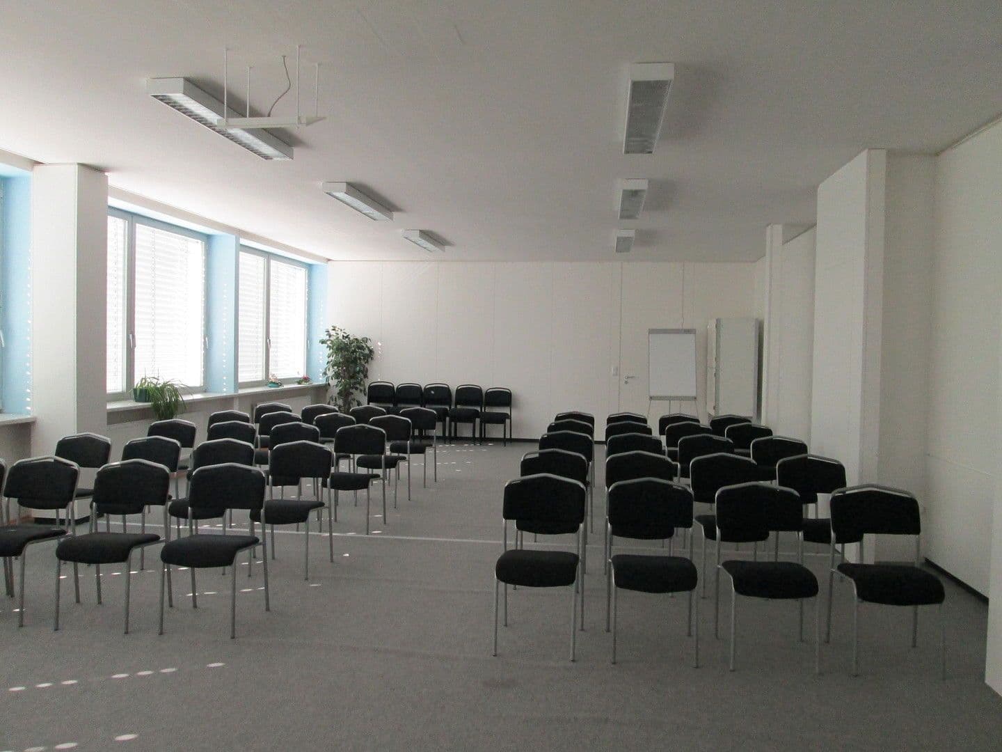 Pronájem kanceláře 1.500 m², Parkstrasse 14, Langweid am Lech, Bavorsko Pronájem kanceláře 1.500 m², Parkstrasse 14, Langweid am Lech, Bavorsko