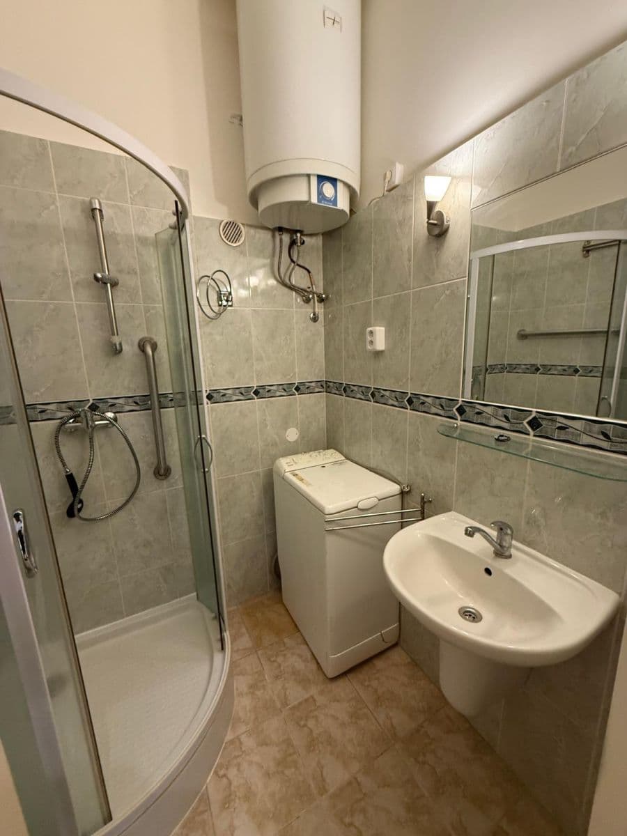 Pronájem bytu 2+1 73 m², Polní, Praha, Praha Pronájem bytu 2+1 73 m², Polní, Praha, Praha