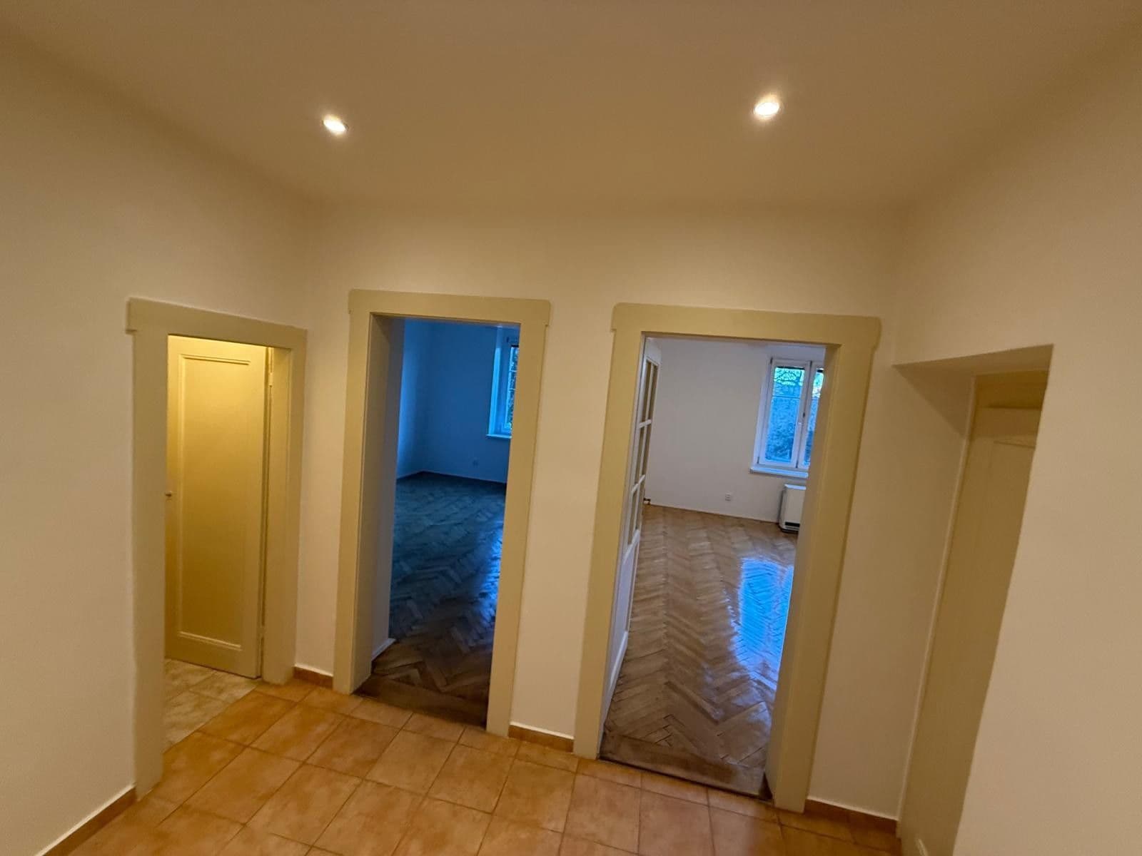 Pronájem bytu 2+1 73 m², Polní, Praha, Praha Pronájem bytu 2+1 73 m², Polní, Praha, Praha
