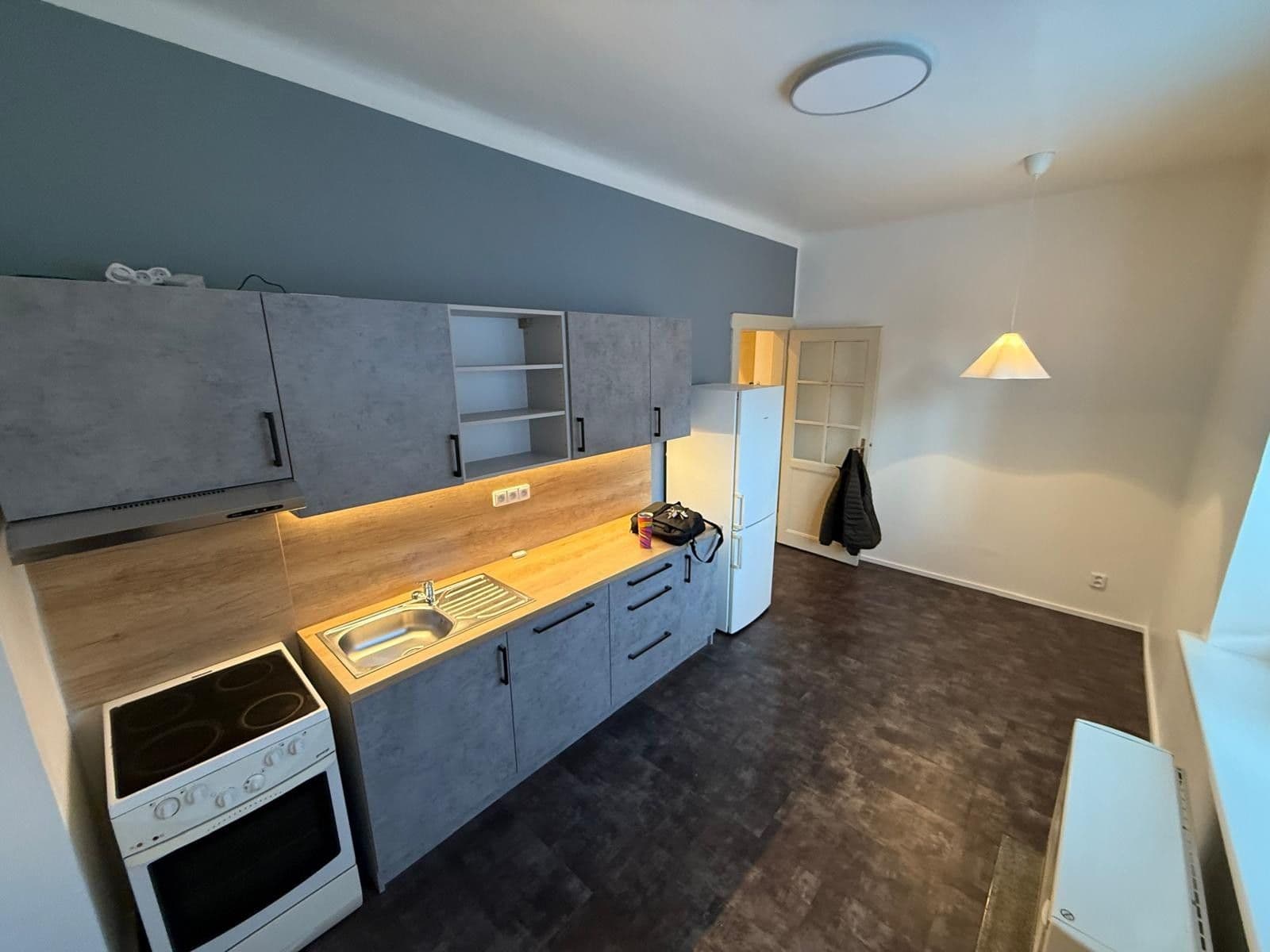 Pronájem bytu 2+1 73 m², Polní, Praha, Praha Pronájem bytu 2+1 73 m², Polní, Praha, Praha