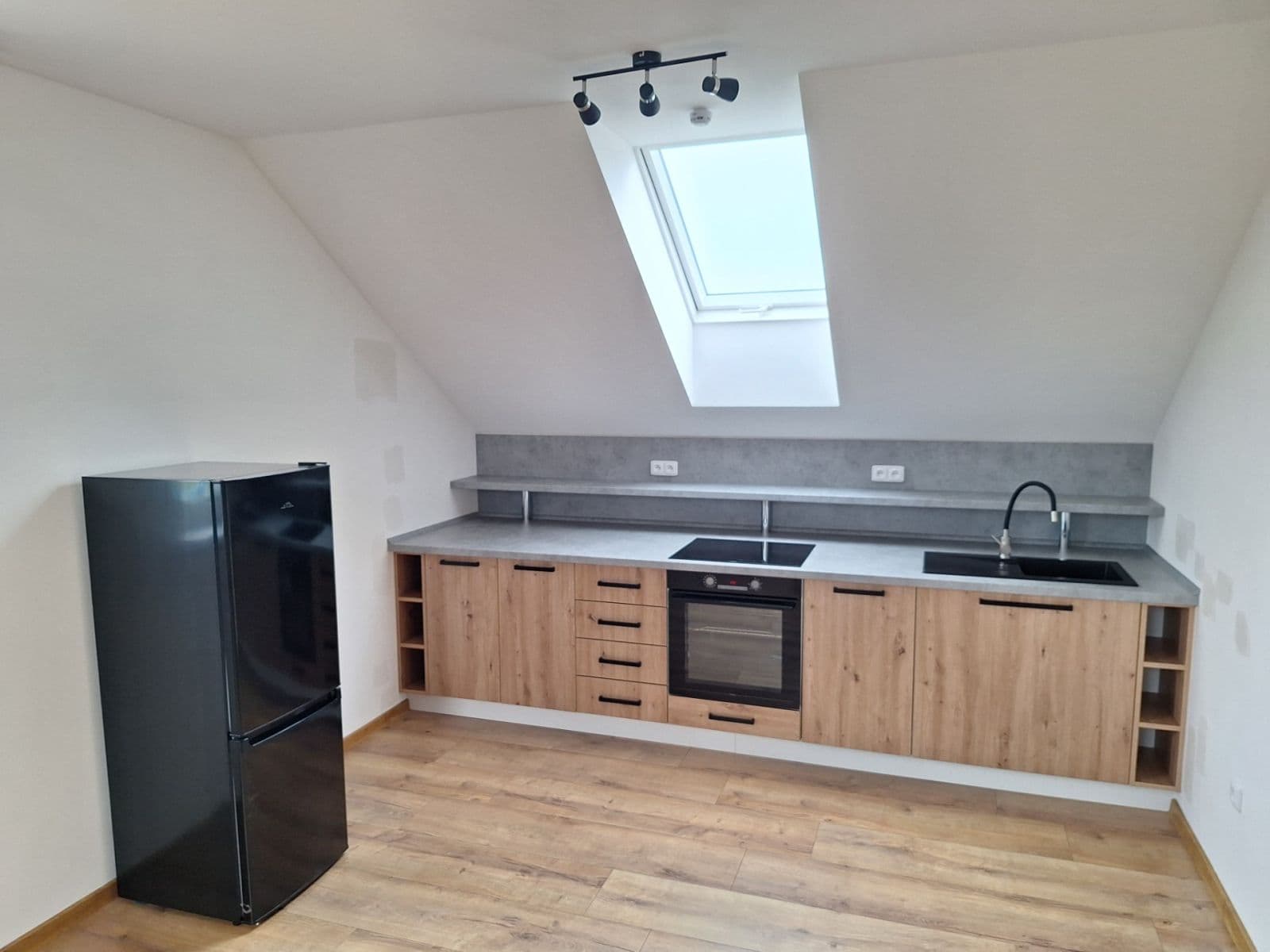 Pronájem bytu 2+kk 50 m², Za Humny, Chyňava, Středočeský kraj Pronájem bytu 2+kk 50 m², Za Humny, Chyňava, Středočeský kraj