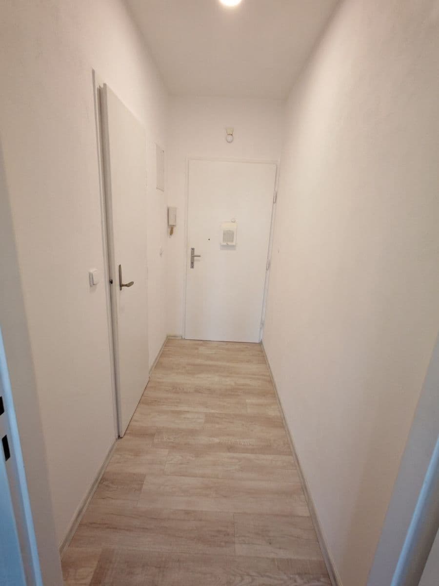 Pronájem bytu Garsoniéra 25 m², Kralická, Praha, Praha Pronájem bytu Garsoniéra 25 m², Kralická, Praha, Praha