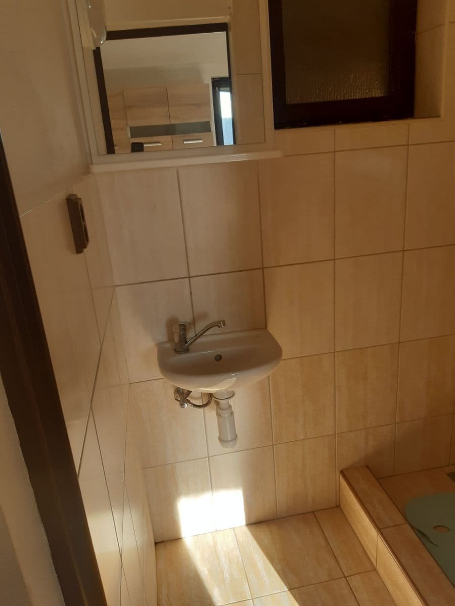 Prodej domu 42 m², pozemek 628 m², Na Hvězdárně, Husinec, Středočeský kraj Prodej domu 42 m², pozemek 628 m², Na Hvězdárně, Husinec, Středočeský kraj