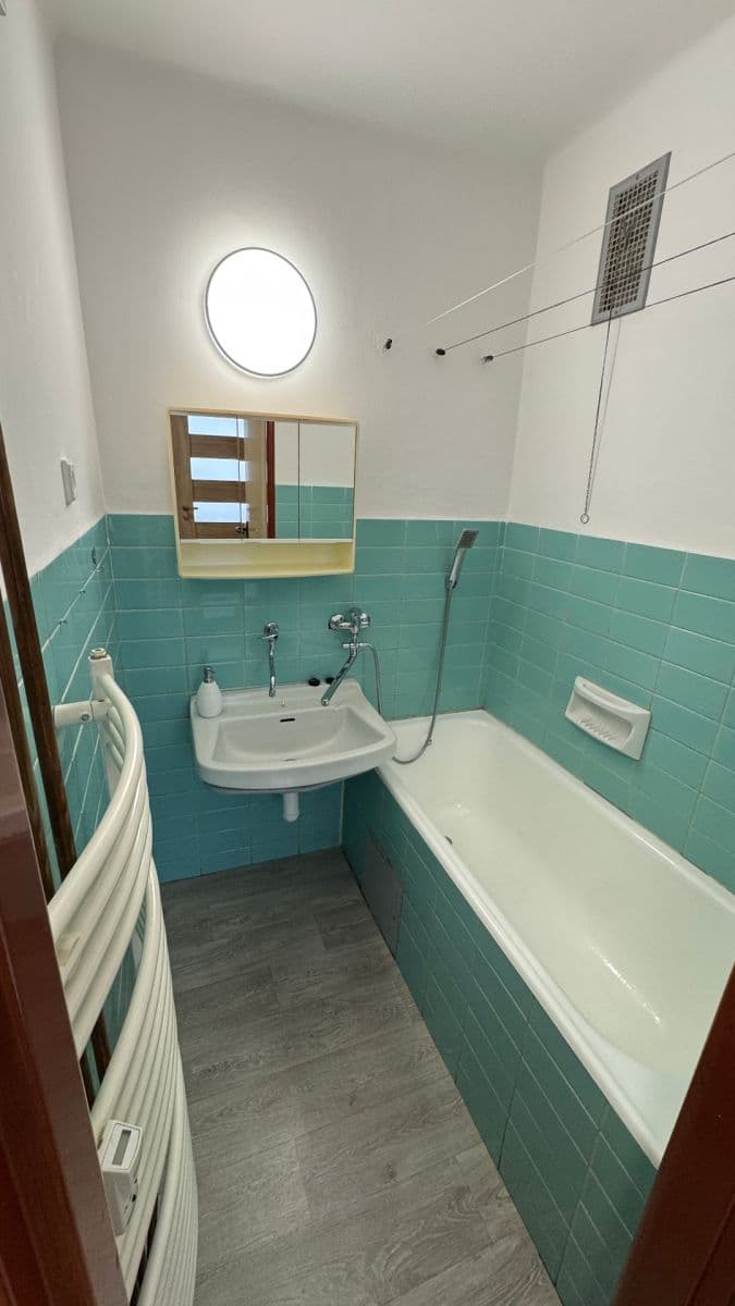 Pronájem bytu 3+1 70 m², Svépomoc, Sezimovo Ústí, Jihočeský kraj Pronájem bytu 3+1 70 m², Svépomoc, Sezimovo Ústí, Jihočeský kraj