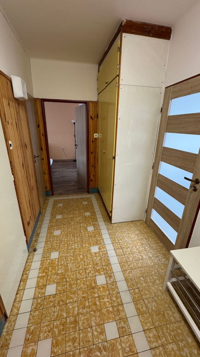 Pronájem bytu 3+1 70 m², Svépomoc, Sezimovo Ústí, Jihočeský kraj Pronájem bytu 3+1 70 m², Svépomoc, Sezimovo Ústí, Jihočeský kraj