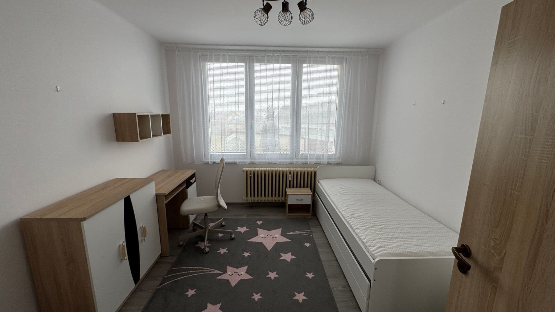 Pronájem bytu 3+1 70 m², Svépomoc, Sezimovo Ústí, Jihočeský kraj Pronájem bytu 3+1 70 m², Svépomoc, Sezimovo Ústí, Jihočeský kraj