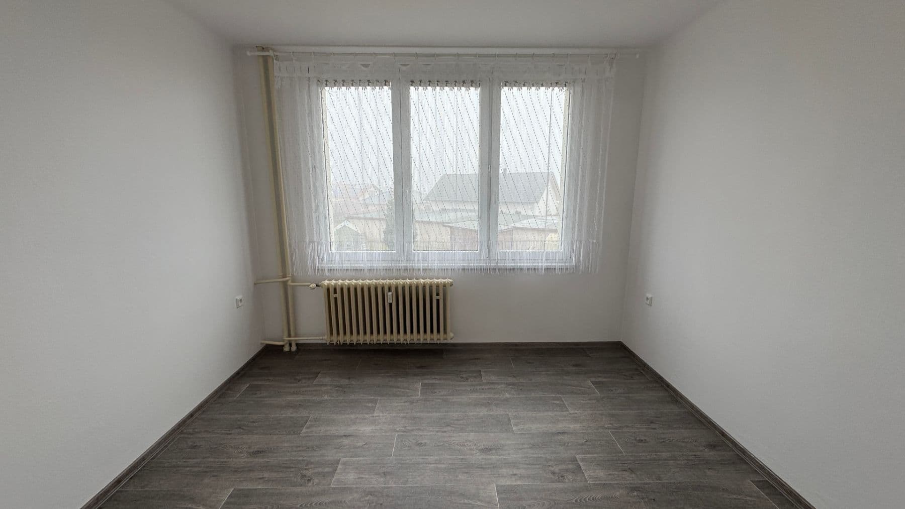 Pronájem bytu 3+1 70 m², Svépomoc, Sezimovo Ústí, Jihočeský kraj Pronájem bytu 3+1 70 m², Svépomoc, Sezimovo Ústí, Jihočeský kraj