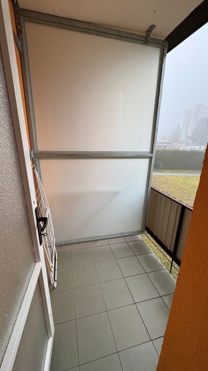 Pronájem bytu 3+1 70 m², Svépomoc, Sezimovo Ústí, Jihočeský kraj Pronájem bytu 3+1 70 m², Svépomoc, Sezimovo Ústí, Jihočeský kraj