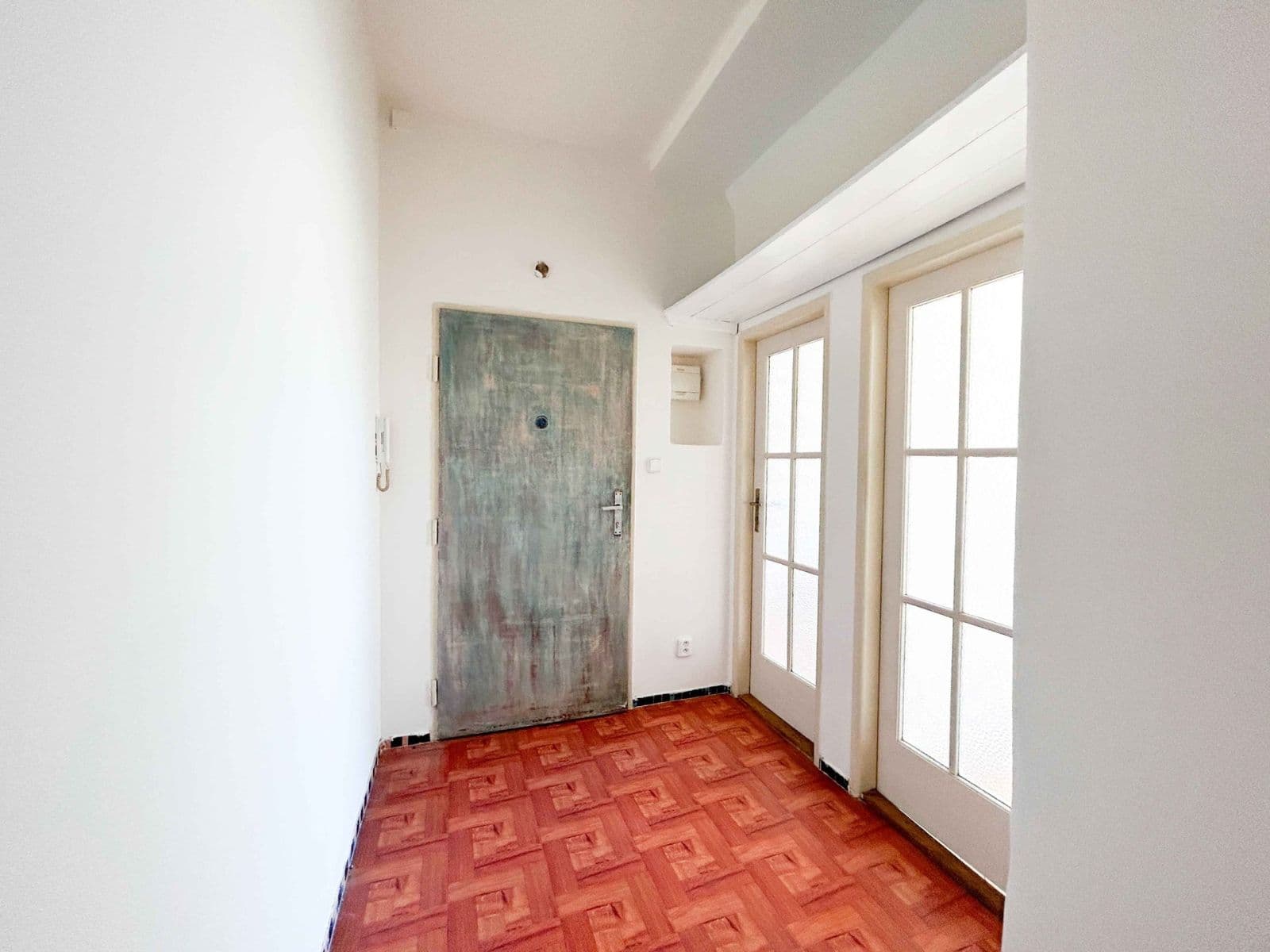 Pronájem bytu 2+kk 36 m², Nádražní, Praha, Praha Pronájem bytu 2+kk 36 m², Nádražní, Praha, Praha