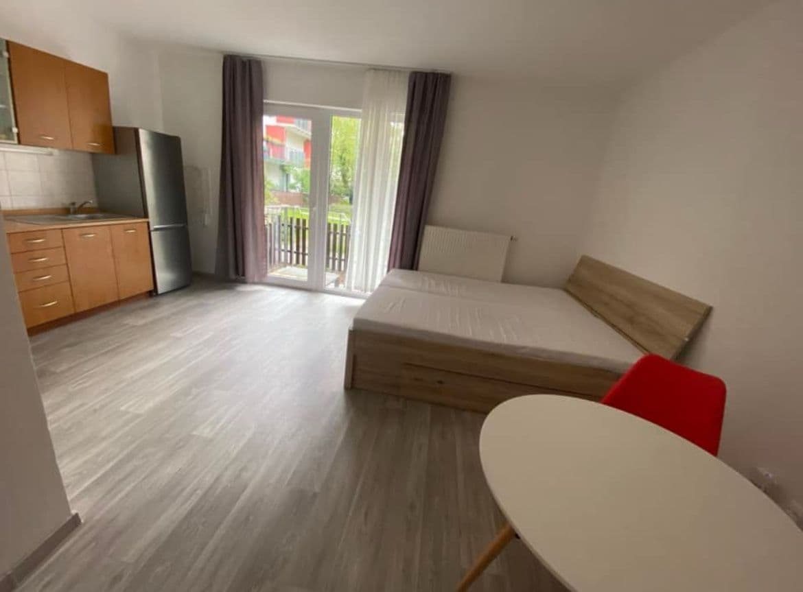 Pronájem bytu 1+kk 50 m², Hedvábná, Liberec, Liberecký kraj Pronájem bytu 1+kk 50 m², Hedvábná, Liberec, Liberecký kraj