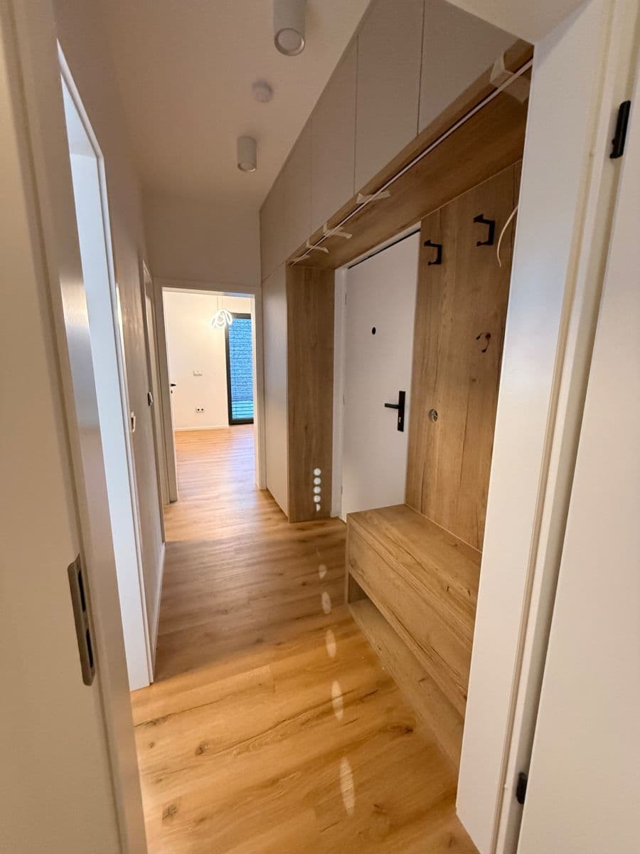 Pronájem bytu 2+kk 63 m², Koněvova, Mladá Boleslav, Středočeský kraj Pronájem bytu 2+kk 63 m², Koněvova, Mladá Boleslav, Středočeský kraj