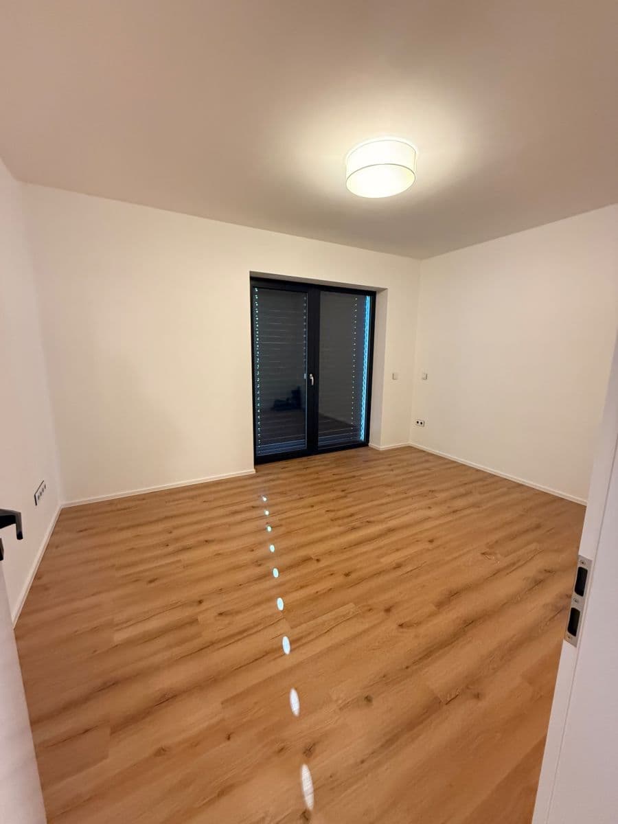 Pronájem bytu 2+kk 63 m², Koněvova, Mladá Boleslav, Středočeský kraj Pronájem bytu 2+kk 63 m², Koněvova, Mladá Boleslav, Středočeský kraj