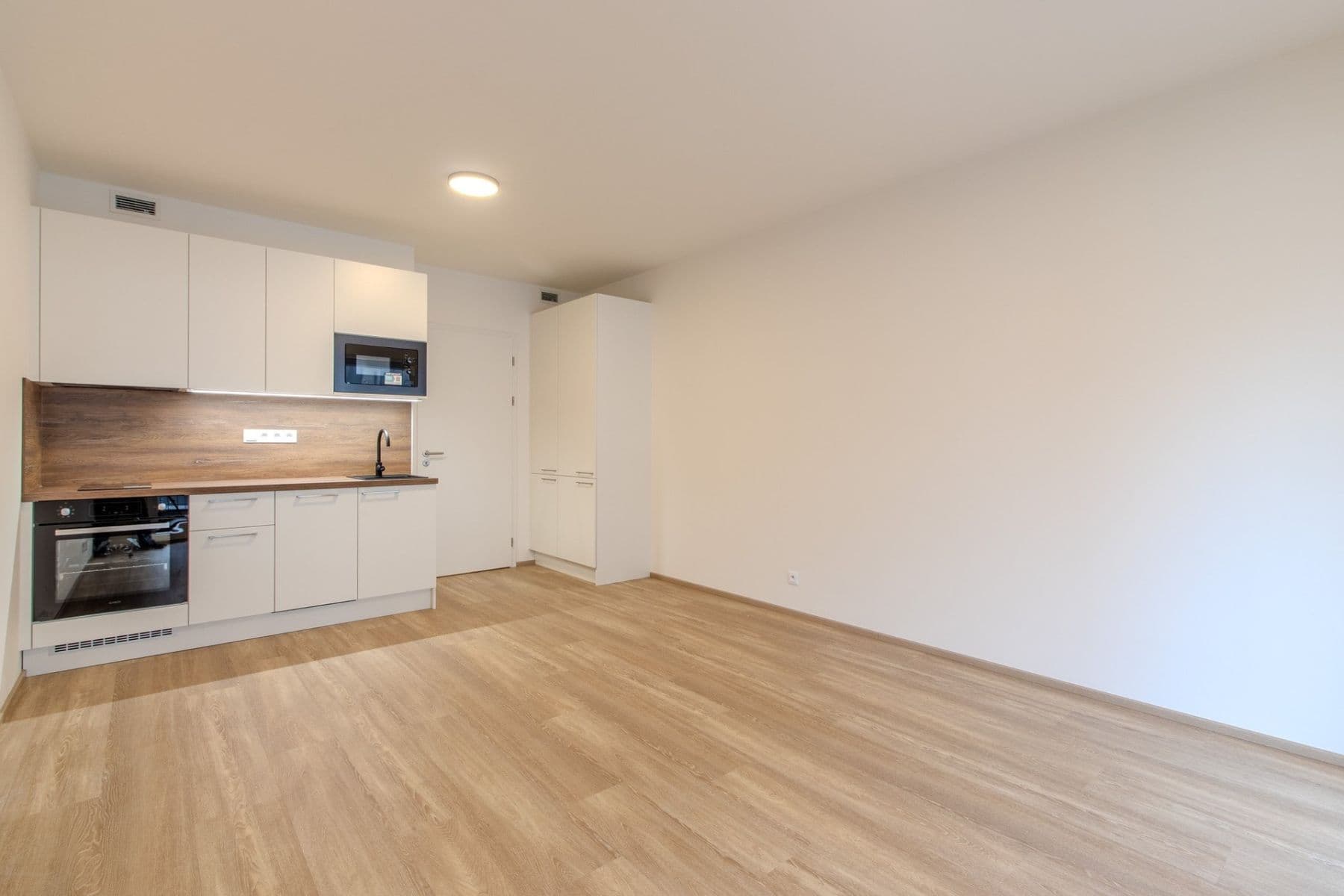 Pronájem bytu 1+kk 32 m², Poděbradská, Praha, Praha Pronájem bytu 1+kk 32 m², Poděbradská, Praha, Praha