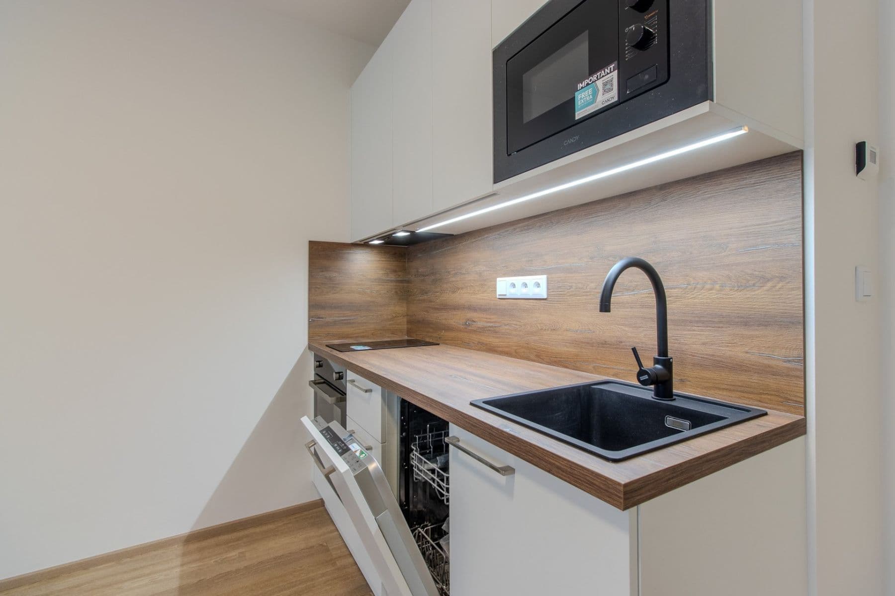 Pronájem bytu 1+kk 32 m², Poděbradská, Praha, Praha Pronájem bytu 1+kk 32 m², Poděbradská, Praha, Praha