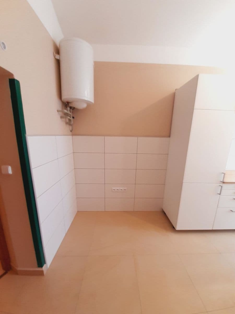 Pronájem bytu 1+1 32 m², Budějovická, Tábor, Jihočeský kraj Pronájem bytu 1+1 32 m², Budějovická, Tábor, Jihočeský kraj