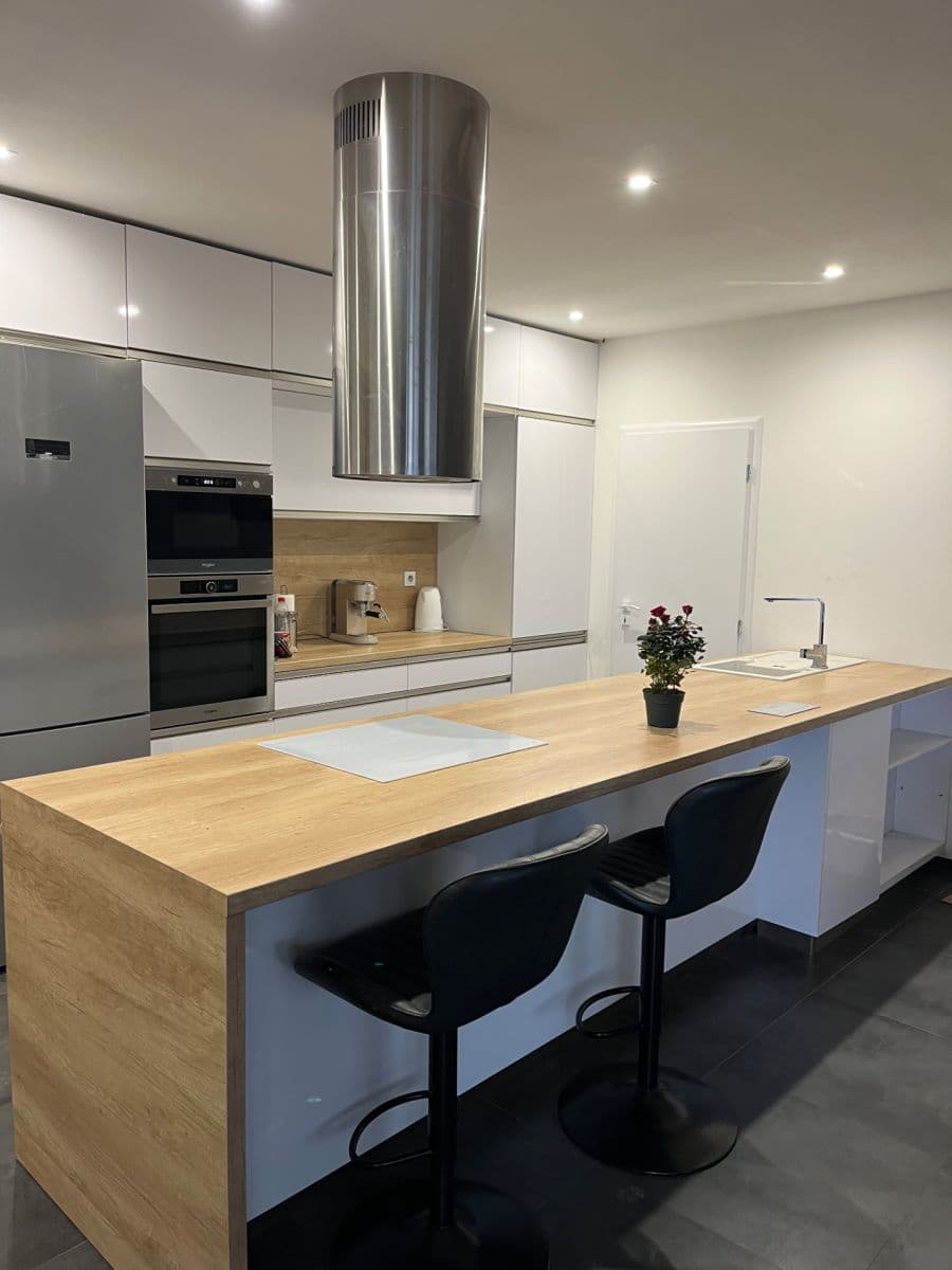 Prodej domu 229 m², pozemek 910 m², Komárovce, Košický kraj Prodej domu 229 m², pozemek 910 m², Komárovce, Košický kraj