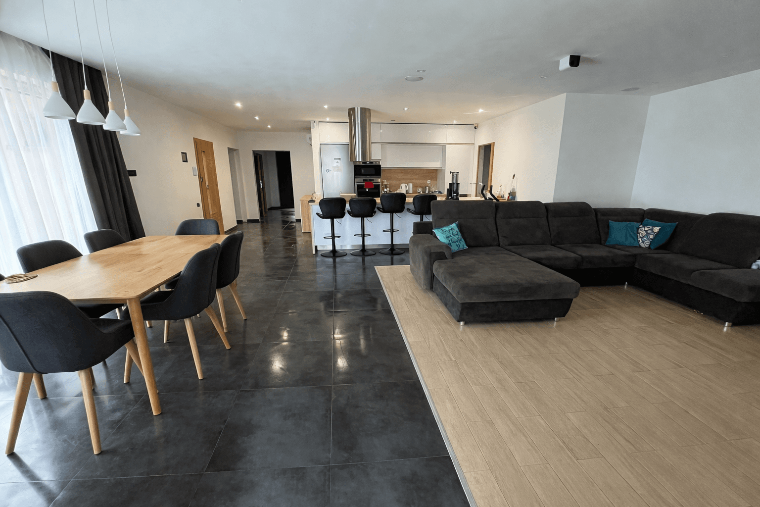 Prodej domu 229 m², pozemek 910 m², Komárovce, Košický kraj Prodej domu 229 m², pozemek 910 m², Komárovce, Košický kraj